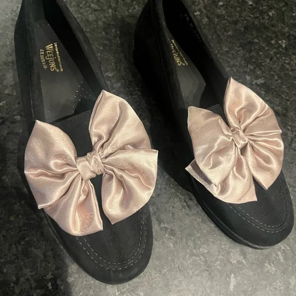 Ladies Black WEEJUNS Loafers - Picture 3 of 10